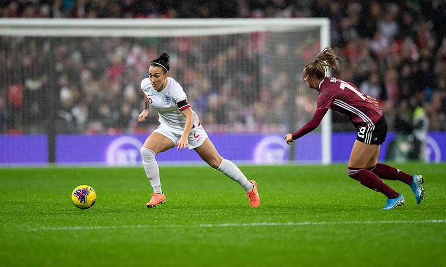 becoming-a-skilful-player-lucy-bronze-the-boot-room