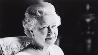 Moneycontrol on X: Queen Elizabeth II had an intereting way to send signals  to her staff. Read about it and more such Queen's quriks👇   #QueenElizabeth #QueenElizabethII   / X
